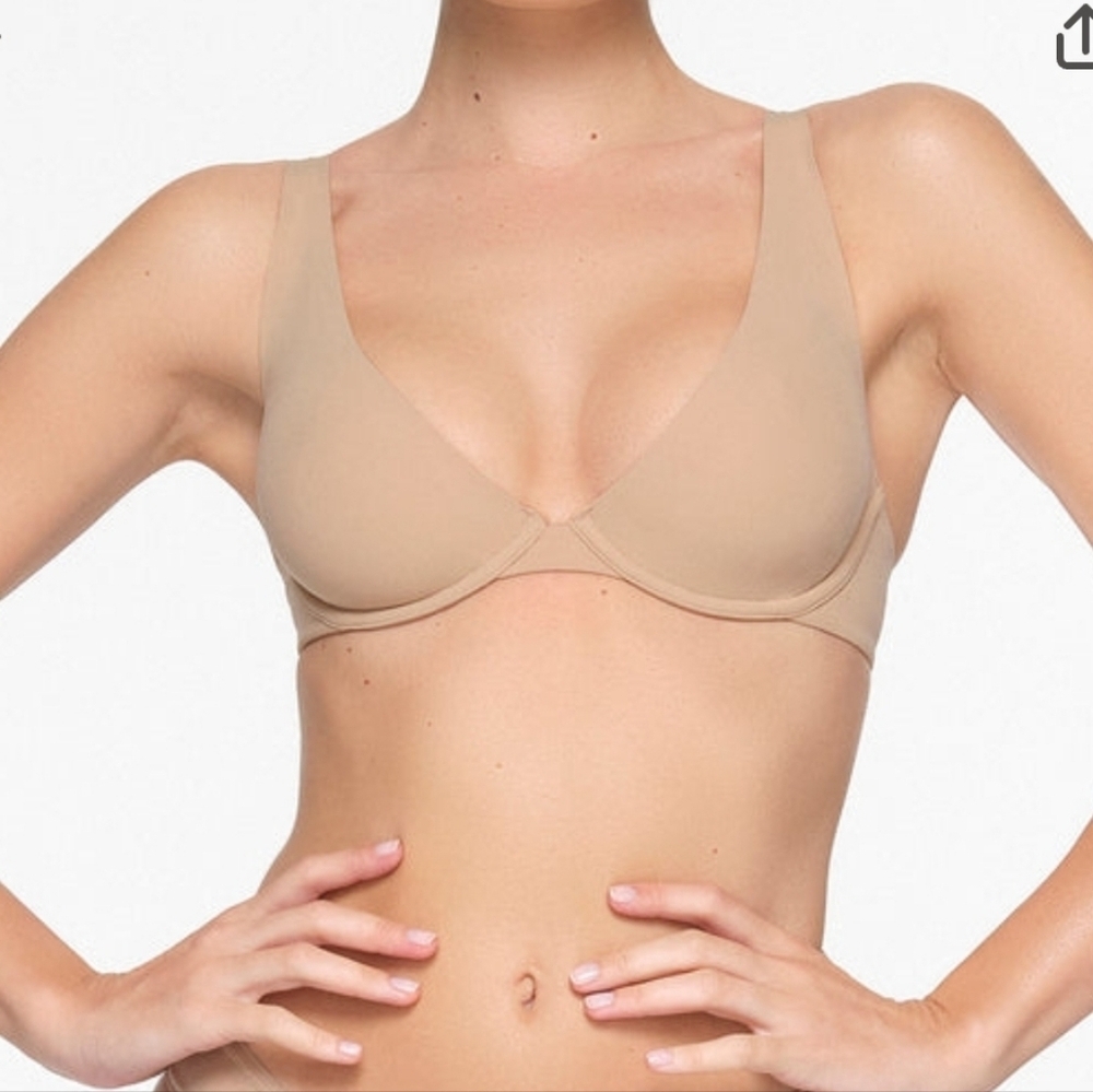 NWT Skims Fits Everybody Apex Bra Size 42 Ddd